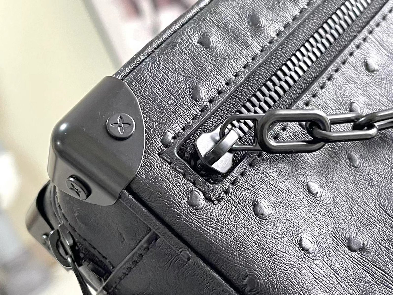 حقيبة Louis Vuitton Mini Soft Trunk - الصورة 7