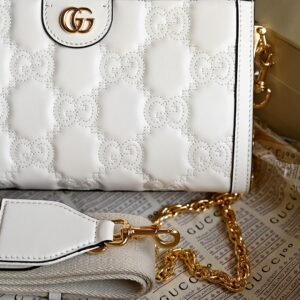 حقيبة Gucci GG Matelassé للكتف