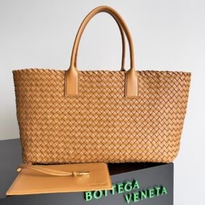 حقيبة Bottega Veneta Cabat الكبيرة