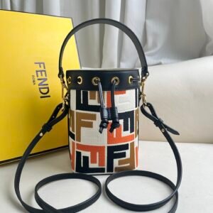 حقيبة Fendi مون تريزور ميني