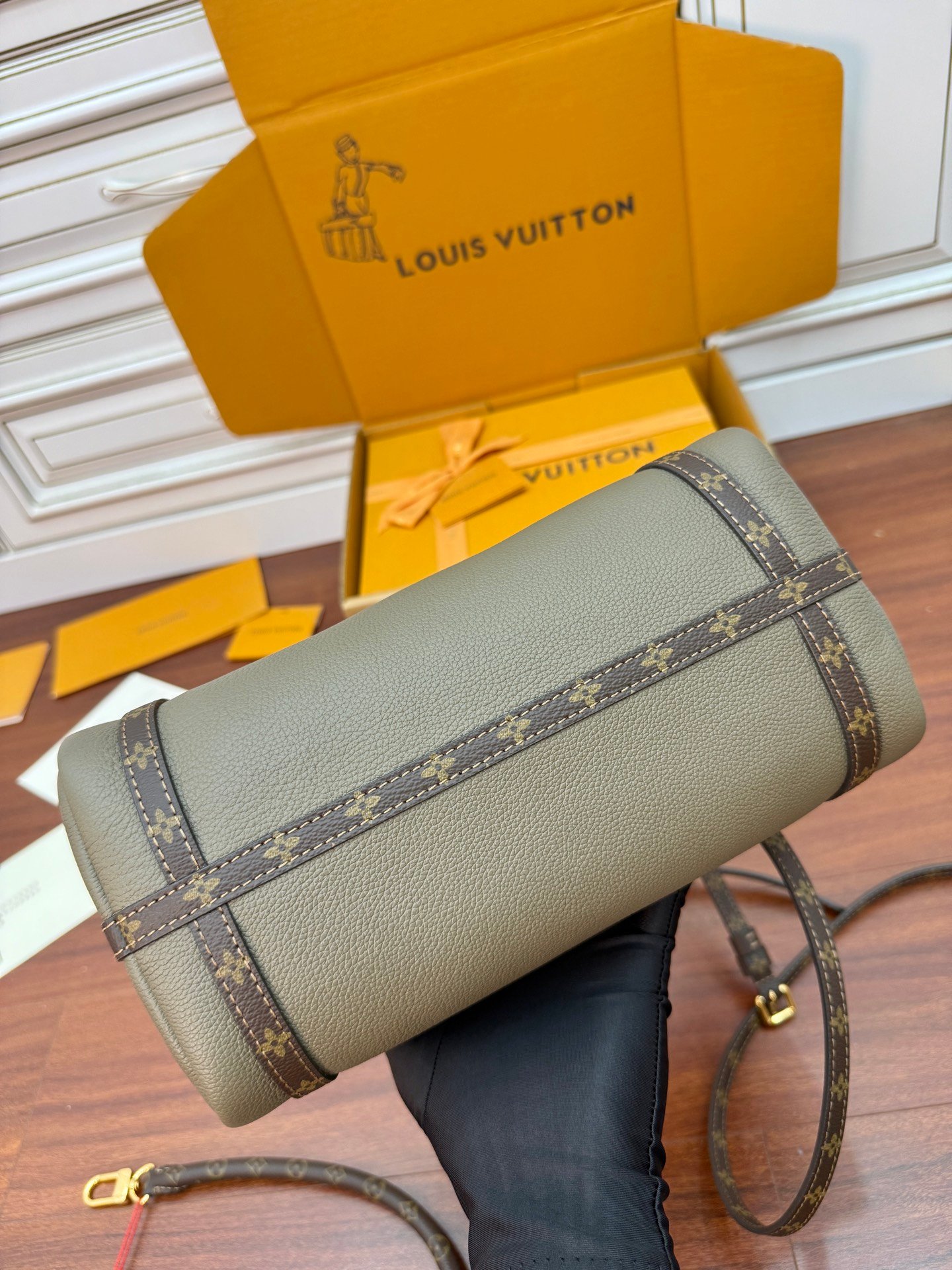 حقيبة Louis Vuitton Ever More - الصورة 5